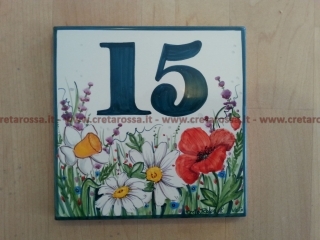 cod.art: nc37 - Mattonella in ceramica cm 15x15 con composizione fiori "Carella" e scritta personalizzata. 